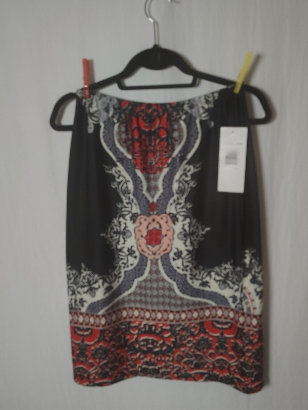 NWT Sunny Leigh Knee Length Black & Red Printed Skirt Small
